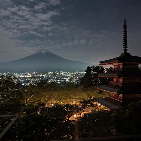 Gate Yamanashi Tsuru Villa Exterior foto