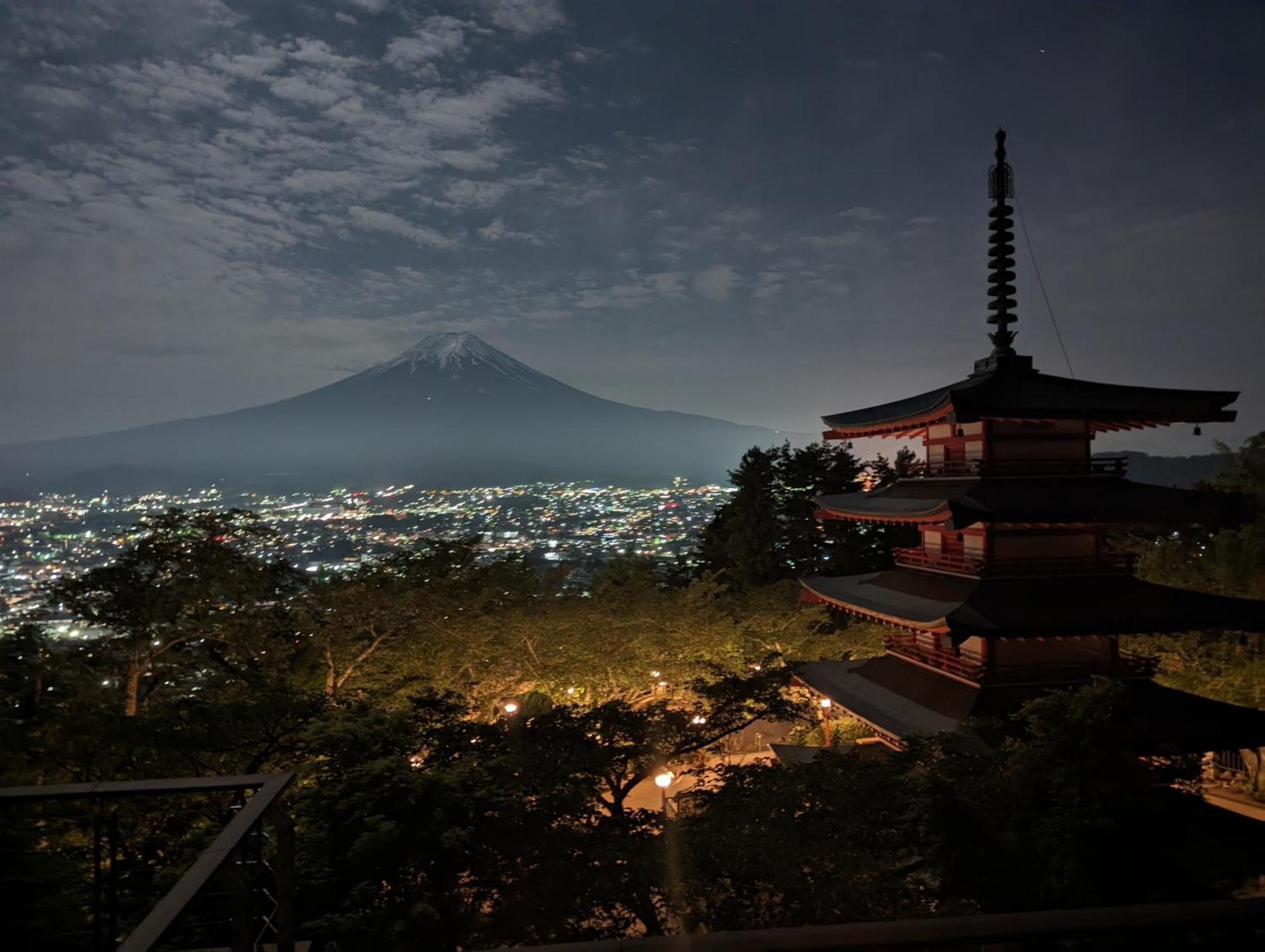 Gate Yamanashi Tsuru Villa Exterior foto